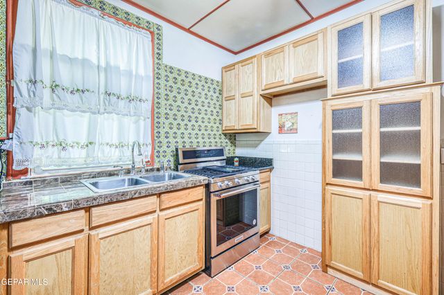 1805 ARIZONA Avenue, El Paso, TX 79902