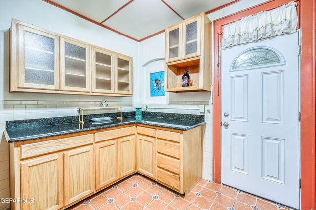 1805 ARIZONA Avenue, El Paso, TX 79902
