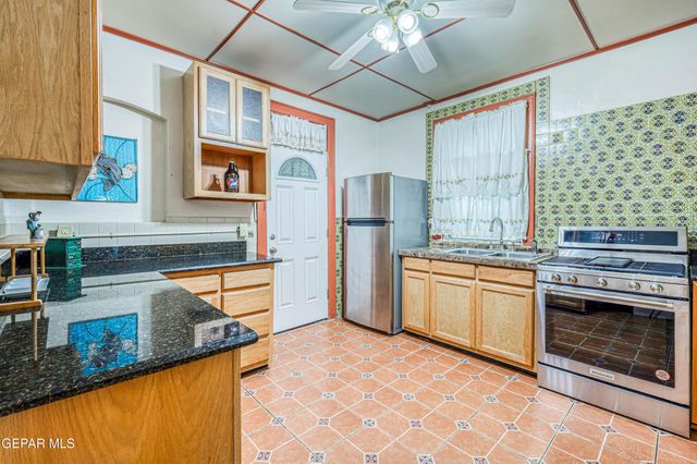 1805 ARIZONA Avenue, El Paso, TX 79902