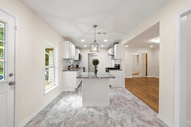 2401 Sunset Street, Denison, TX 75020