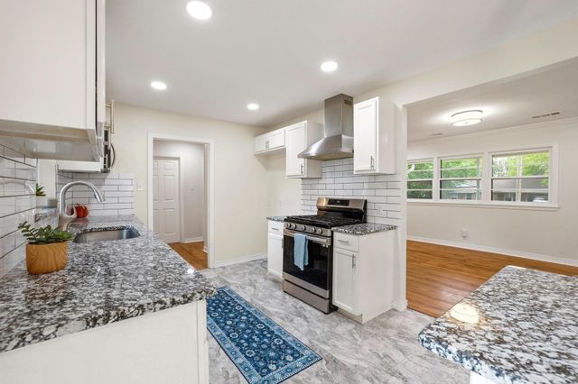 2401 Sunset Street, Denison, TX 75020