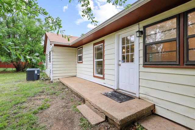 2401 Sunset Street, Denison, TX 75020