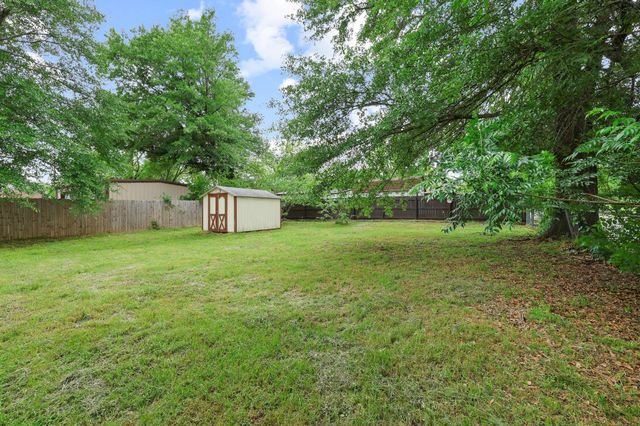 2401 Sunset Street, Denison, TX 75020