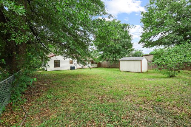 2401 Sunset Street, Denison, TX 75020