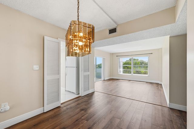 4158 Inverrary Drive 511, Lauderhill, FL 33319
