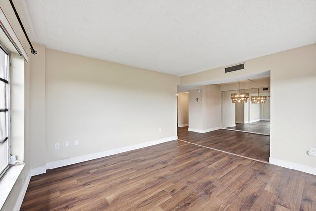4158 Inverrary Drive 511, Lauderhill, FL 33319
