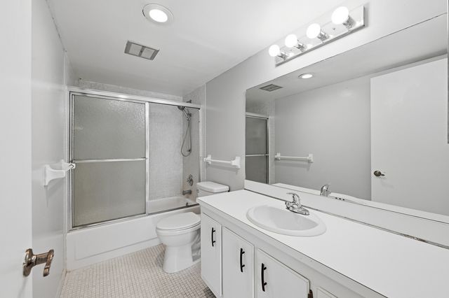 4158 Inverrary Drive 511, Lauderhill, FL 33319
