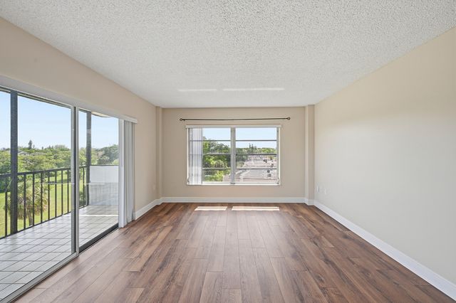 4158 Inverrary Drive 511, Lauderhill, FL 33319