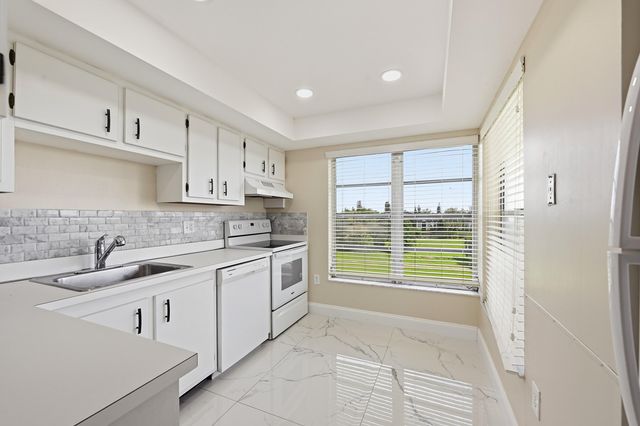 4158 Inverrary Drive 511, Lauderhill, FL 33319