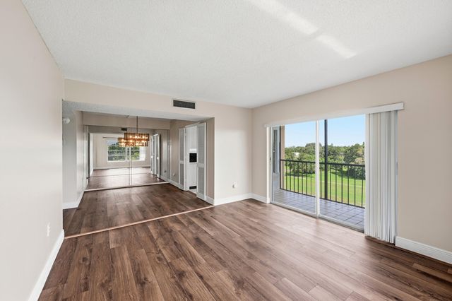 4158 Inverrary Drive 511, Lauderhill, FL 33319