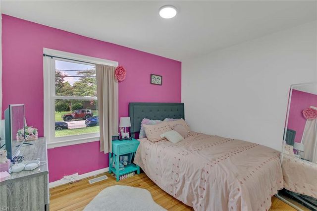 23 Sandra DR, Newport News, VA 23608