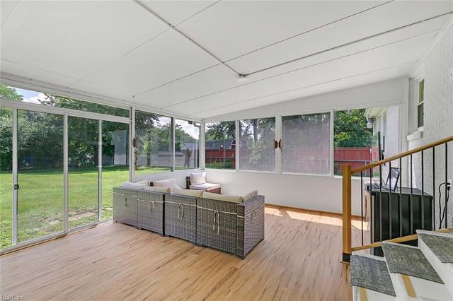 23 Sandra DR, Newport News, VA 23608