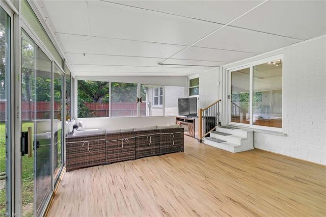 23 Sandra DR, Newport News, VA 23608