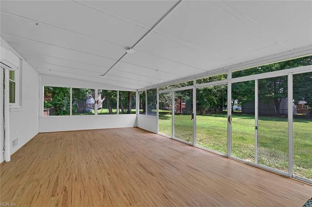 23 Sandra DR, Newport News, VA 23608