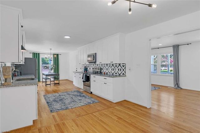 23 Sandra DR, Newport News, VA 23608