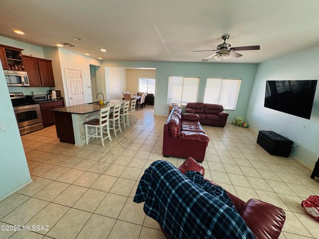 34641 S Bronco Drive, Red Rock, AZ 85145