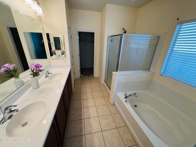 34641 S Bronco Drive, Red Rock, AZ 85145