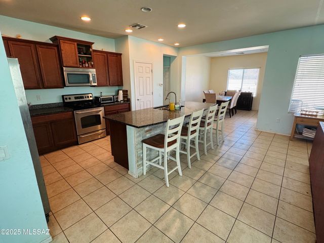 34641 S Bronco Drive, Red Rock, AZ 85145