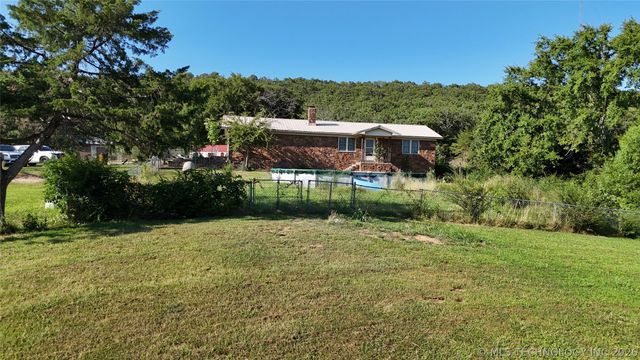 595 NW 1025th, Wilburton, OK 74578