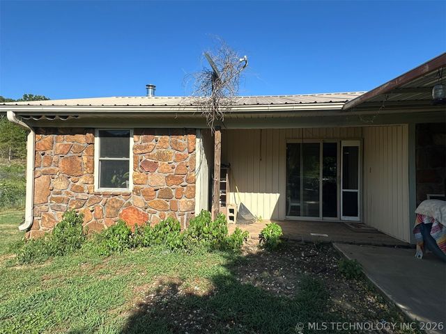 595 NW 1025th, Wilburton, OK 74578