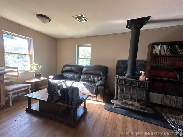 595 NW 1025th, Wilburton, OK 74578