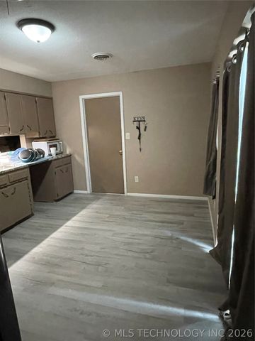 595 NW 1025th, Wilburton, OK 74578