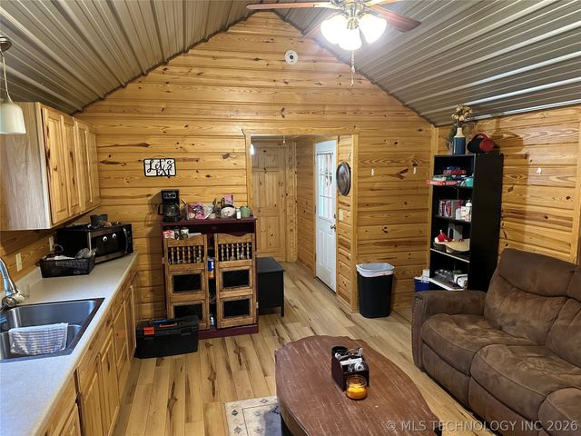 595 NW 1025th, Wilburton, OK 74578