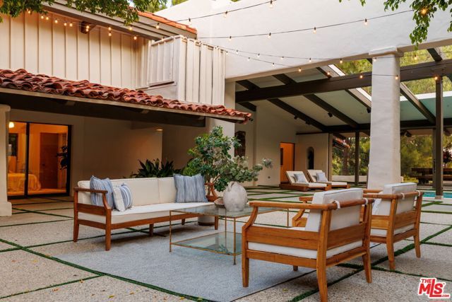 28611 Bamfield Drive, Agoura Hills, CA 91301