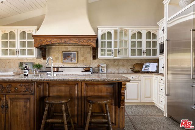 28611 Bamfield Drive, Agoura Hills, CA 91301