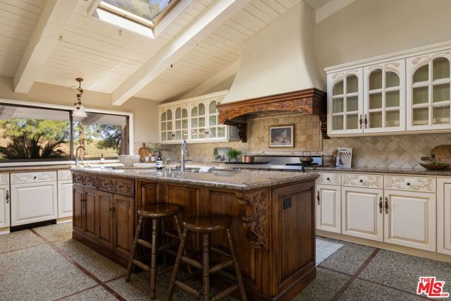 28611 Bamfield Drive, Agoura Hills, CA 91301