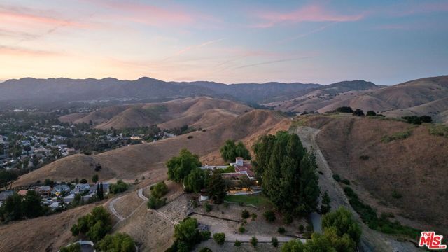 28611 Bamfield Drive, Agoura Hills, CA 91301