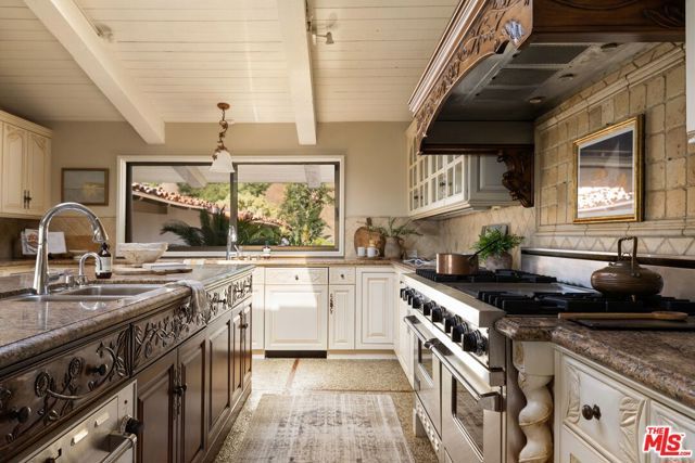 28611 Bamfield Drive, Agoura Hills, CA 91301