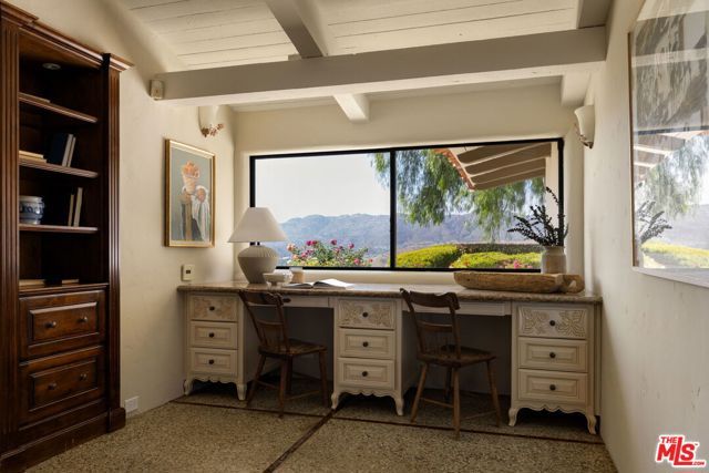 28611 Bamfield Drive, Agoura Hills, CA 91301