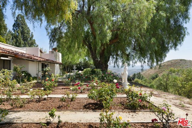 28611 Bamfield Drive, Agoura Hills, CA 91301
