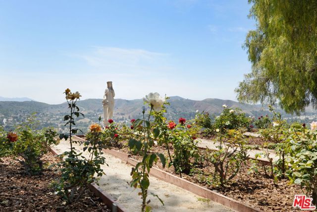 28611 Bamfield Drive, Agoura Hills, CA 91301