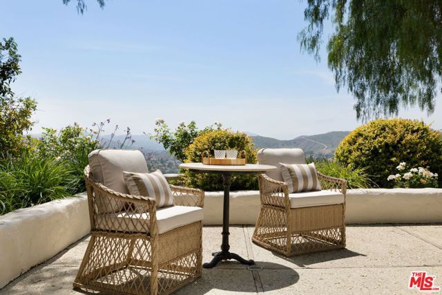 28611 Bamfield Drive, Agoura Hills, CA 91301