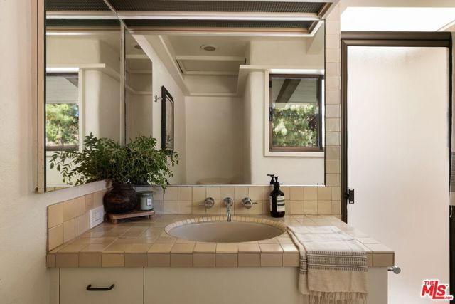 28611 Bamfield Drive, Agoura Hills, CA 91301