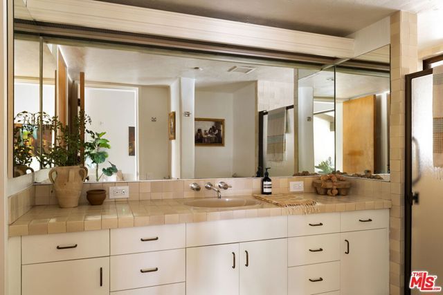 28611 Bamfield Drive, Agoura Hills, CA 91301