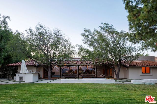 28611 Bamfield Drive, Agoura Hills, CA 91301