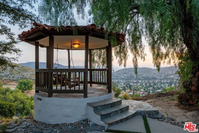 28611 Bamfield Drive, Agoura Hills, CA 91301