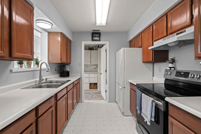 90 Arroyo Coyote Road, Santa Fe, NM 87505