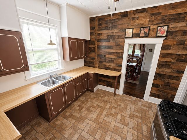 1340 Pine Bluff, Paris, TX 75460