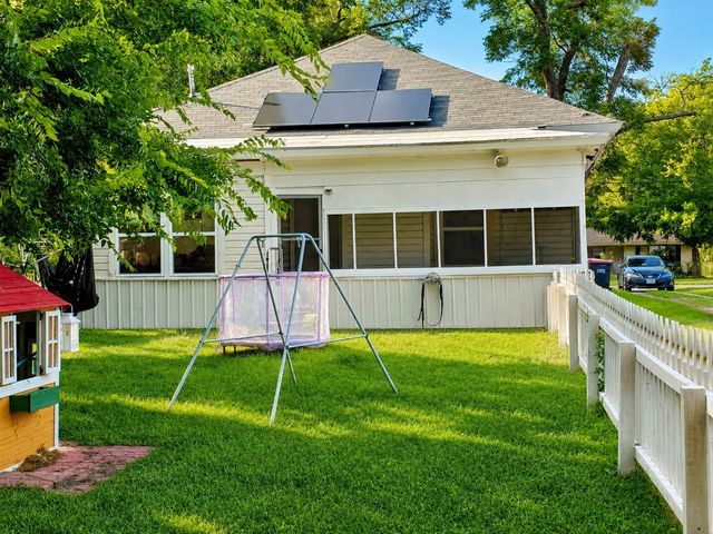1340 Pine Bluff, Paris, TX 75460