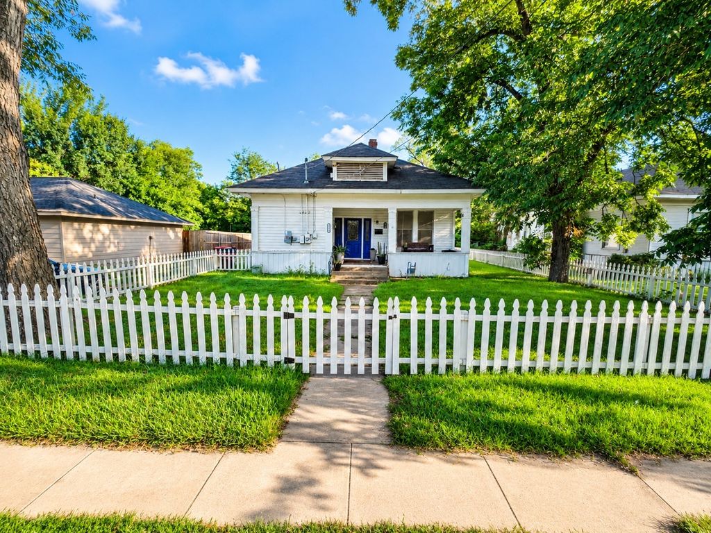 1340 Pine Bluff, Paris, TX 75460