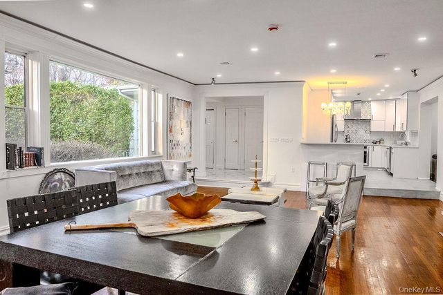 9 Park Place, Great Neck, NY 11024