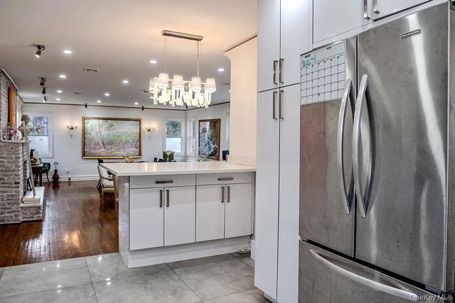 9 Park Place, Great Neck, NY 11024