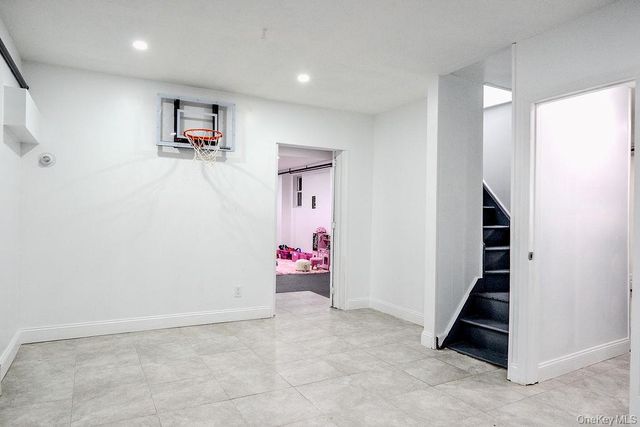 9 Park Place, Great Neck, NY 11024