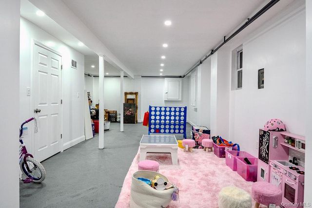 9 Park Place, Great Neck, NY 11024