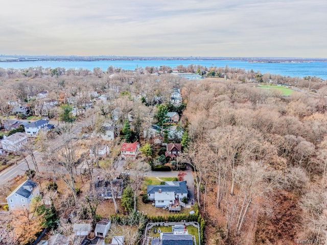 9 Park Place, Great Neck, NY 11024