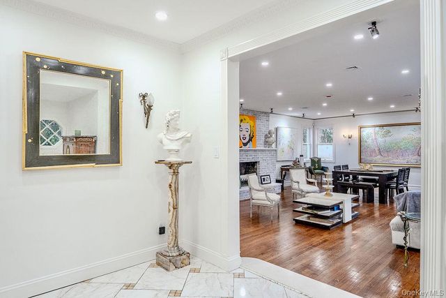 9 Park Place, Great Neck, NY 11024